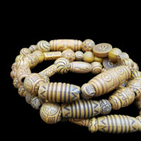 Bracelet Tribal Éclats d'Ébène – 3 Rangs