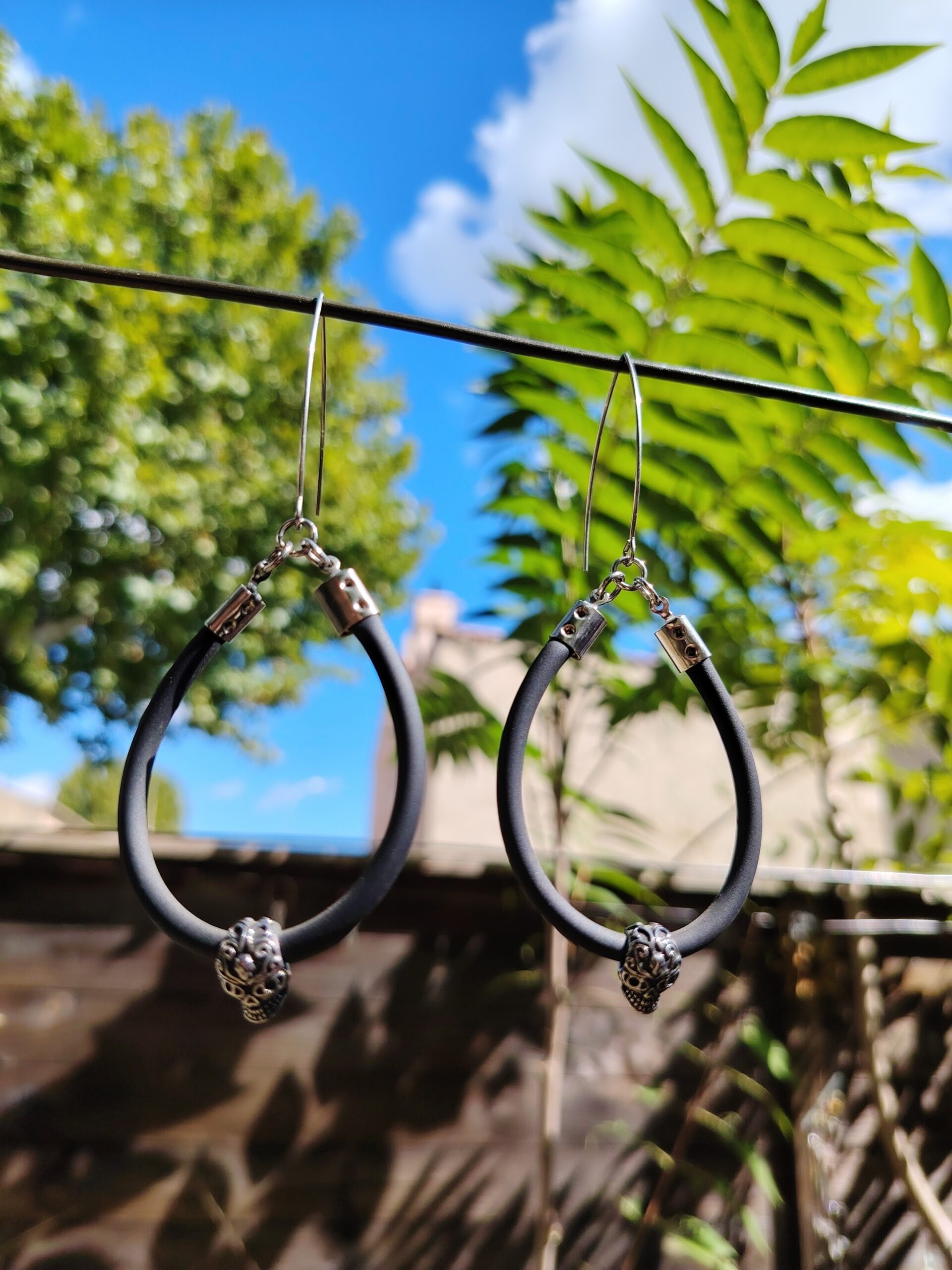 Boucles d’oreilles " Skull Hoop" – Image 3