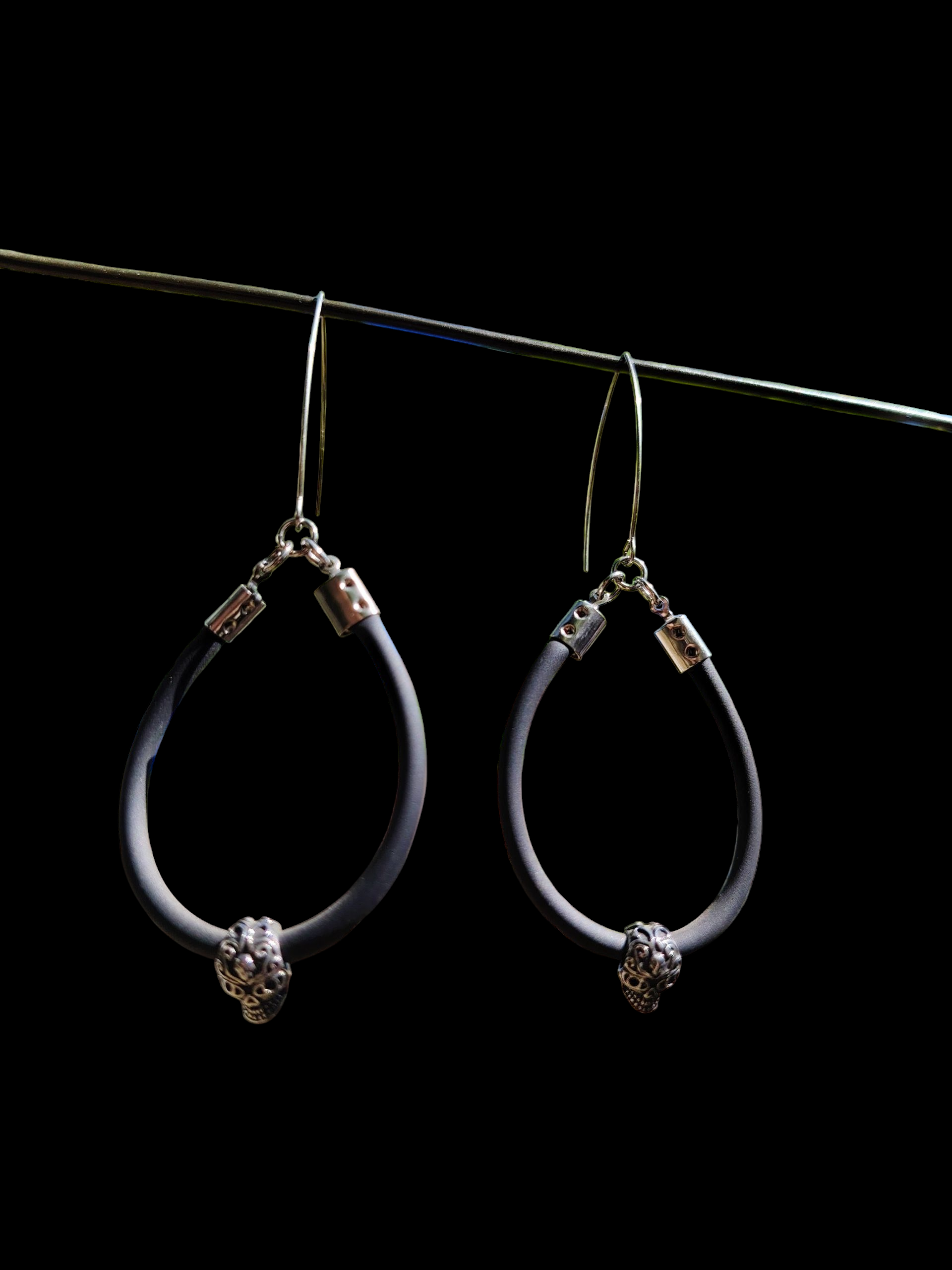 Boucles d’oreilles " Skull Hoop" – Image 2